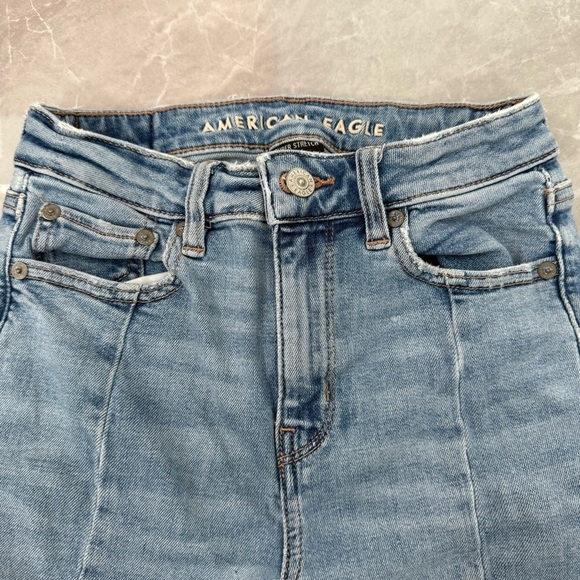 Women’s American Eagle Slim Straight Super Stretch Frayed Hem Jeans Size 00 - Picture 3 of 16